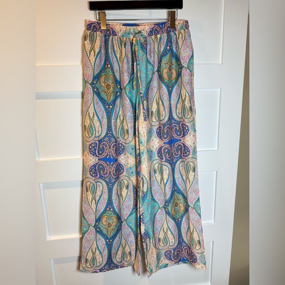 New Urban Daizy “The Madelyn" Blue Paisley Wide-leg Palazzo Pants - Picture 2 of 10